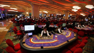 Playing real money slots at land-based casinos